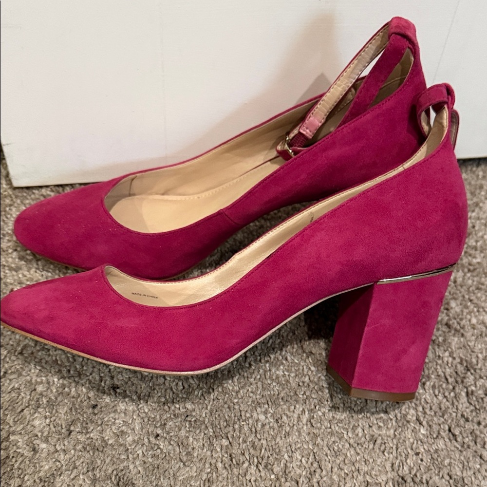 White House Black Market Fuchsia Heels - Picture 5 of 5
